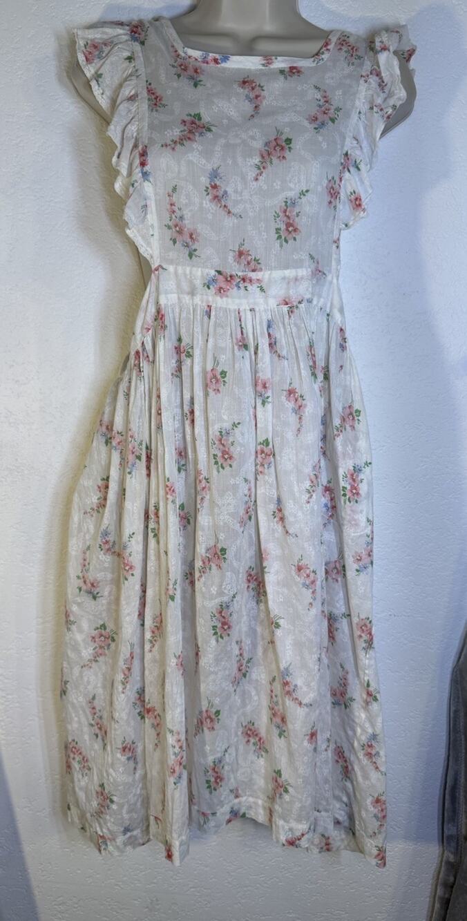 Vintage Bib Apron White Pink Roses All Cotton Over Neck Kitchen bake cook